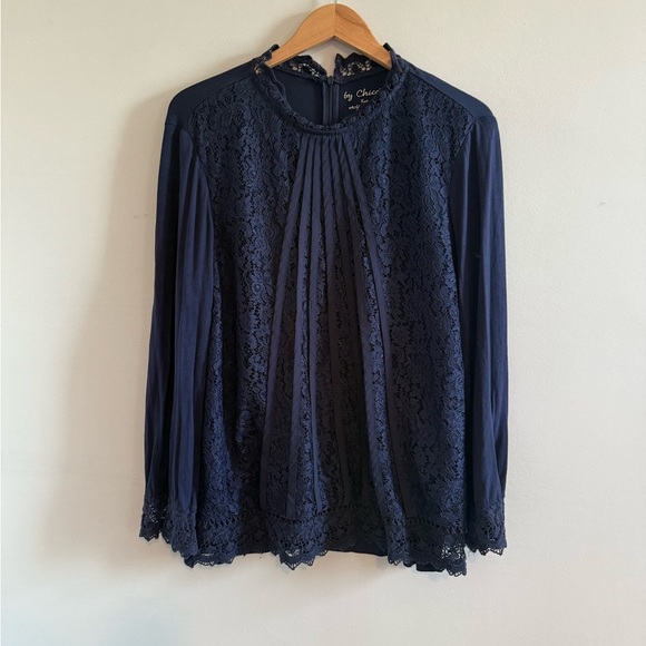 Chico's Navy Lace Blouse, size 3, excellent condition. - Picture 1 of 5